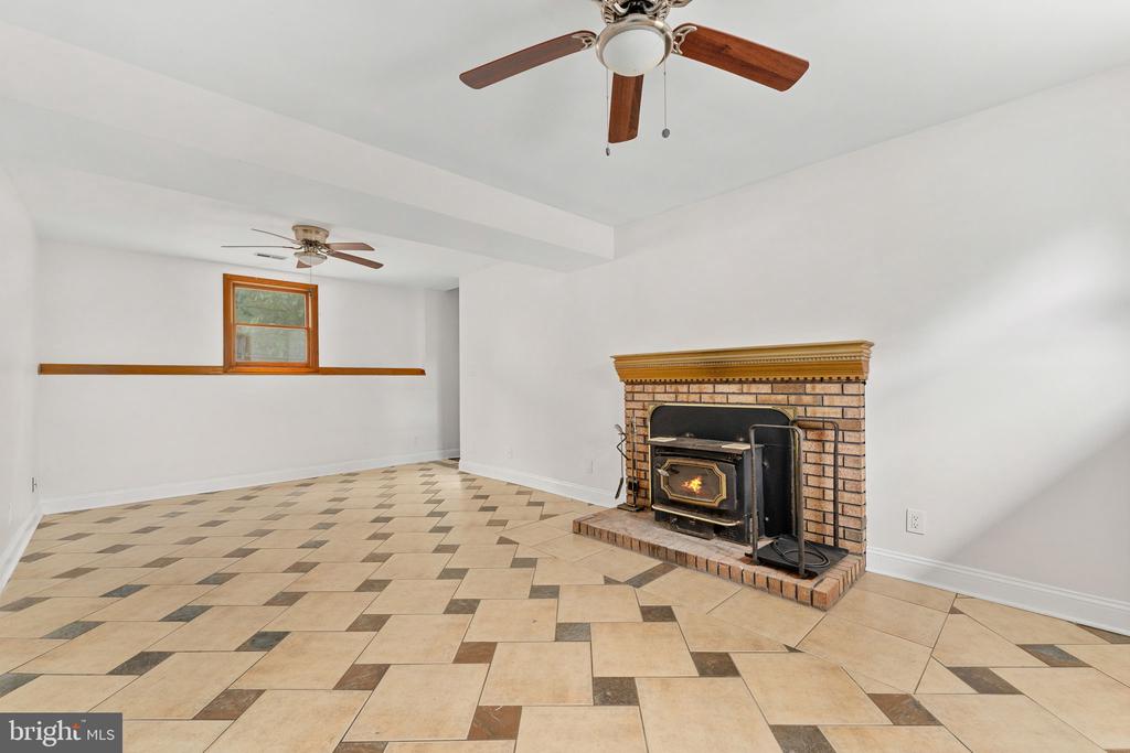 11902 PLANTATION DR, SPOTSYLVANIA, Virginia 22551, 4 Bedrooms Bedrooms, ,3 BathroomsBathrooms,Residential,11902 PLANTATION DR,VASP2041468 MLS # VASP2041468