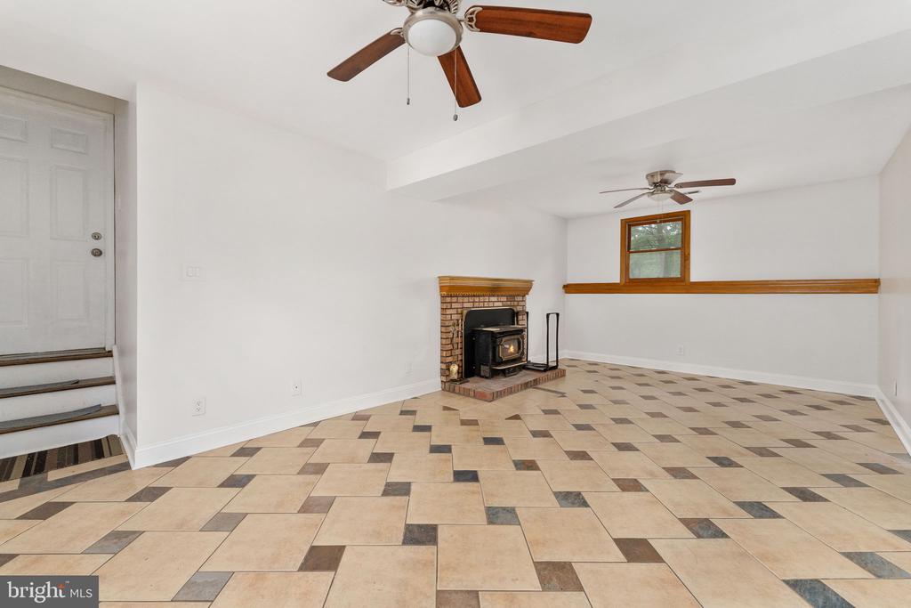 11902 PLANTATION DR, SPOTSYLVANIA, Virginia 22551, 4 Bedrooms Bedrooms, ,3 BathroomsBathrooms,Residential,11902 PLANTATION DR,VASP2041468 MLS # VASP2041468