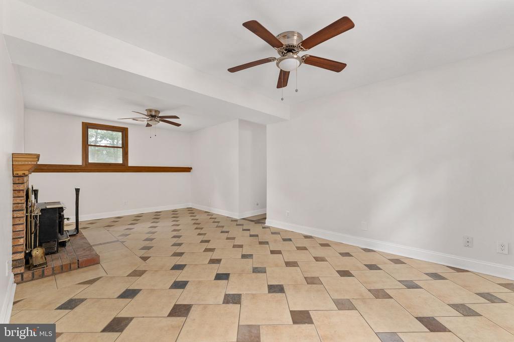 11902 PLANTATION DR, SPOTSYLVANIA, Virginia 22551, 4 Bedrooms Bedrooms, ,3 BathroomsBathrooms,Residential,11902 PLANTATION DR,VASP2041468 MLS # VASP2041468