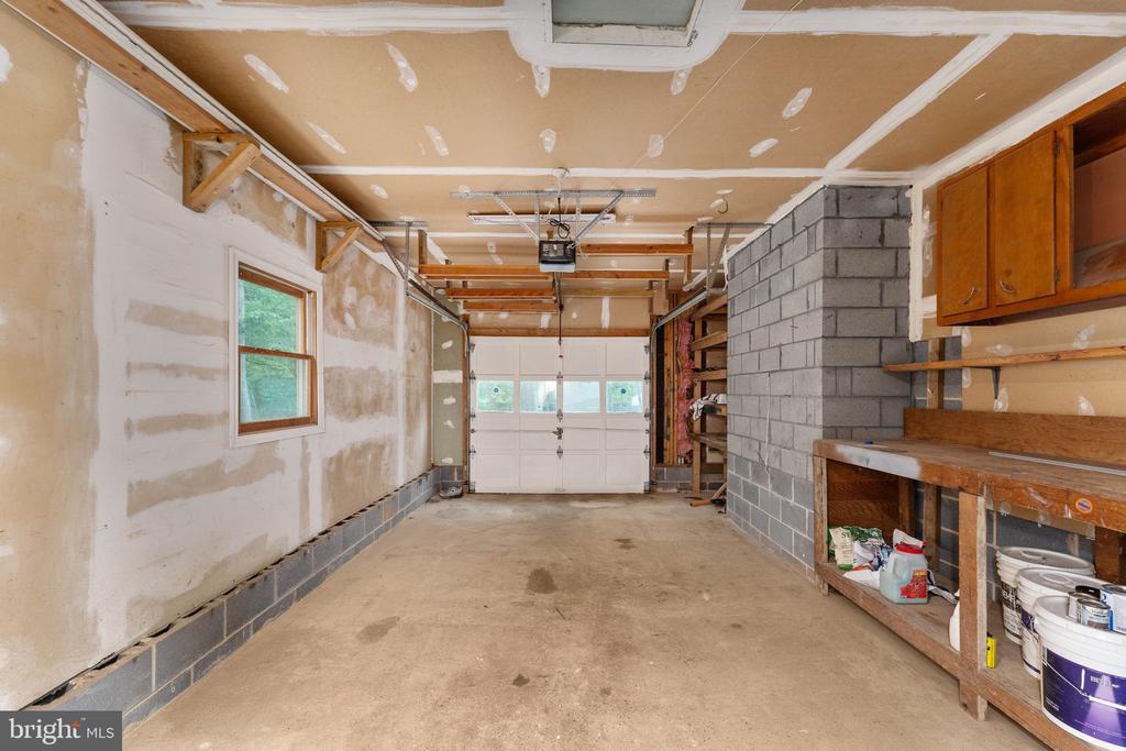 11902 PLANTATION DR, SPOTSYLVANIA, Virginia 22551, 4 Bedrooms Bedrooms, ,3 BathroomsBathrooms,Residential,11902 PLANTATION DR,VASP2041468 MLS # VASP2041468