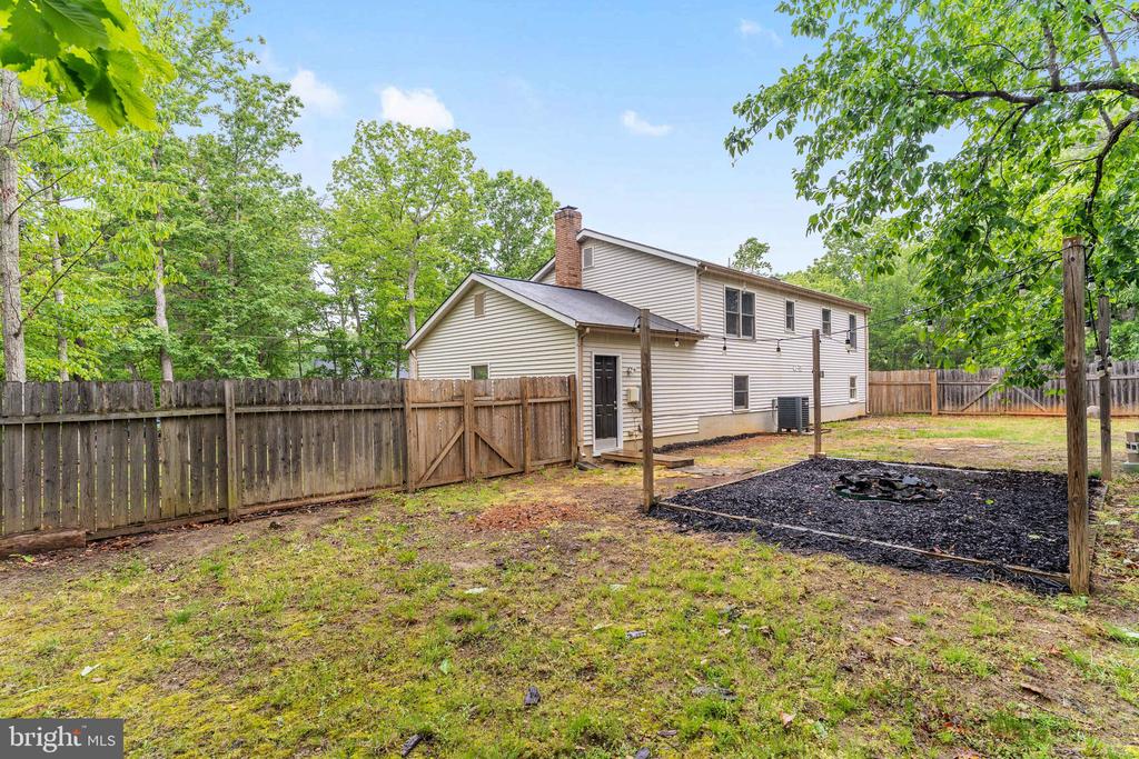 11902 PLANTATION DR, SPOTSYLVANIA, Virginia 22551, 4 Bedrooms Bedrooms, ,3 BathroomsBathrooms,Residential,11902 PLANTATION DR,VASP2041468 MLS # VASP2041468