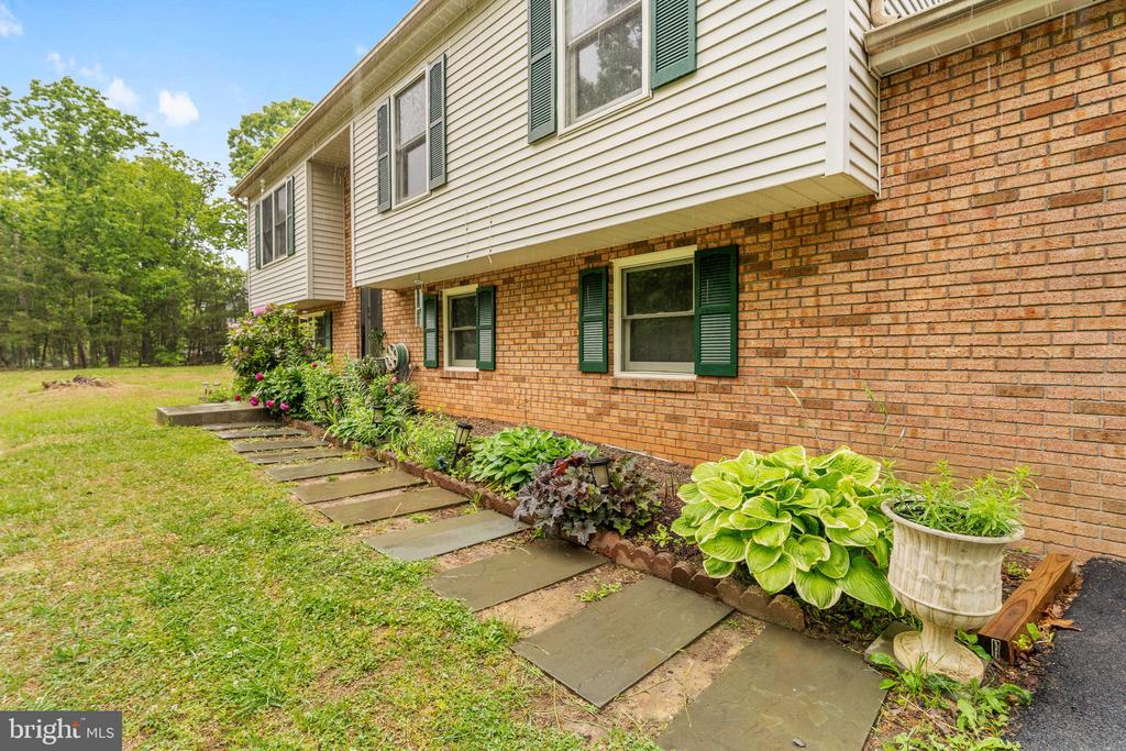 11902 PLANTATION DR, SPOTSYLVANIA, Virginia 22551, 4 Bedrooms Bedrooms, ,3 BathroomsBathrooms,Residential,11902 PLANTATION DR,VASP2041468 MLS # VASP2041468
