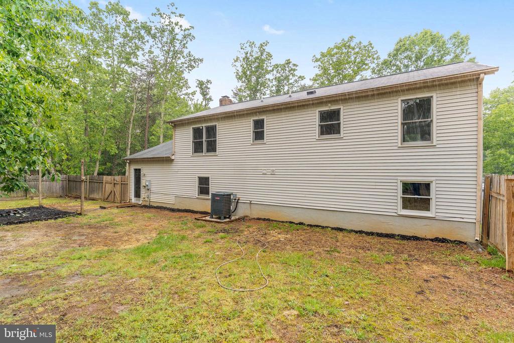11902 PLANTATION DR, SPOTSYLVANIA, Virginia 22551, 4 Bedrooms Bedrooms, ,3 BathroomsBathrooms,Residential,11902 PLANTATION DR,VASP2041468 MLS # VASP2041468