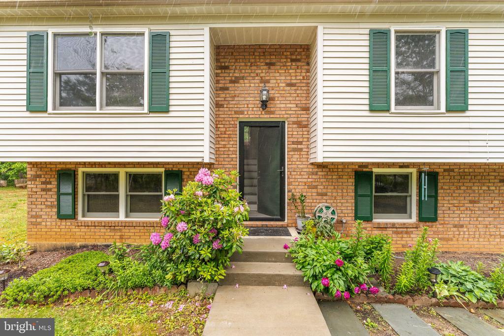 11902 PLANTATION DR, SPOTSYLVANIA, Virginia 22551, 4 Bedrooms Bedrooms, ,3 BathroomsBathrooms,Residential,11902 PLANTATION DR,VASP2041468 MLS # VASP2041468
