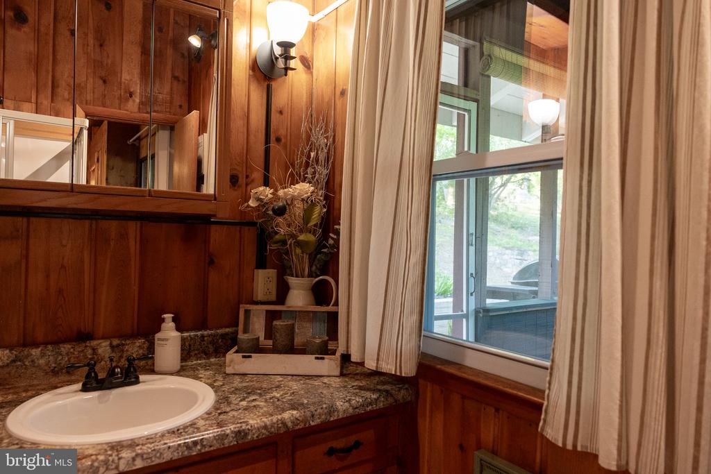 187 MOUNTAIN VIEW DR, LURAY, Virginia 22835, 1 Bedroom Bedrooms, ,1 BathroomBathrooms,Residential,187 MOUNTAIN VIEW DR,VAPA2006362 MLS # VAPA2006362