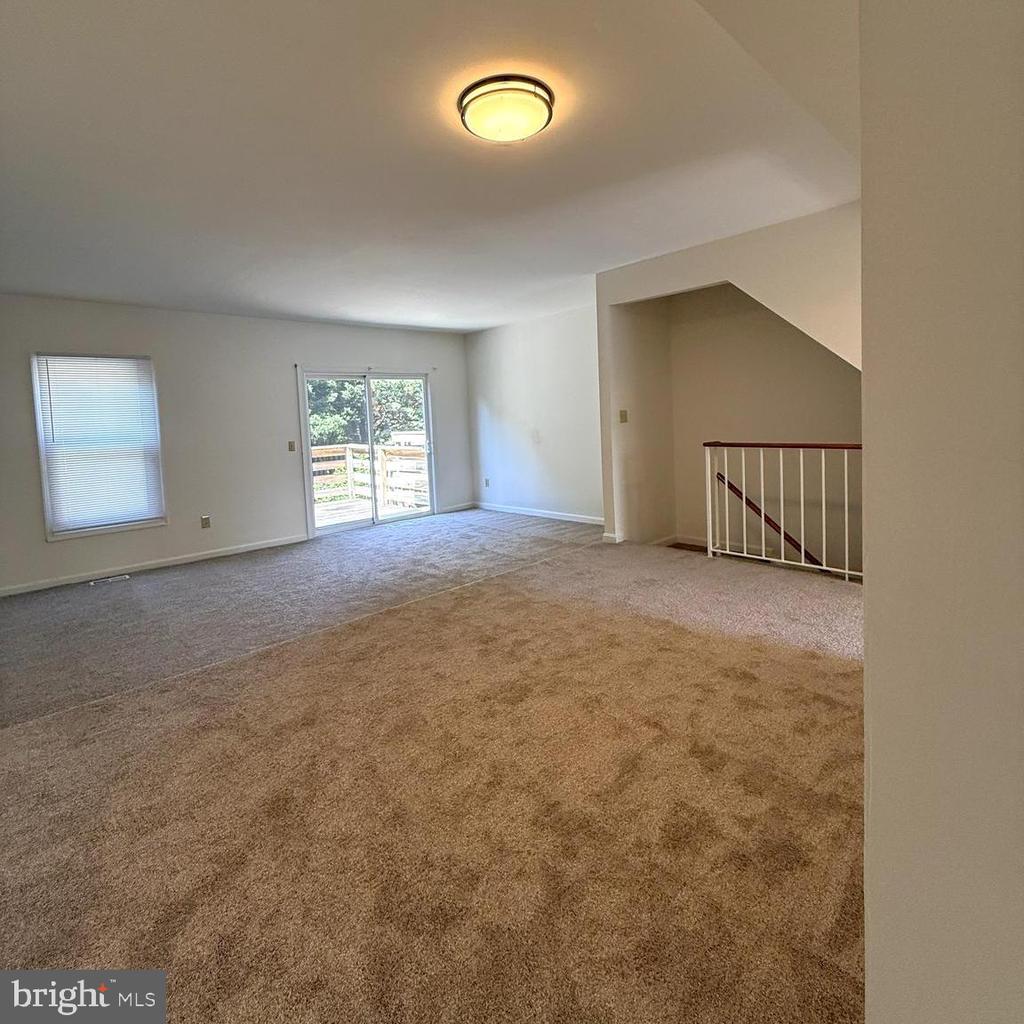 10740 BRICE CT, FREDERICKSBURG, Virginia 22407, 4 Bedrooms Bedrooms, ,3 BathroomsBathrooms,Residential,BALLANTRAYE,10740 BRICE CT,VASP2041204 MLS # VASP2041204