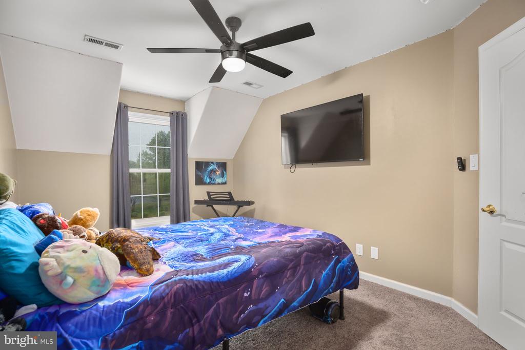 1472 MORRIS POND DR, LOCUST GROVE, Virginia 22508, 5 Bedrooms Bedrooms, ,3 BathroomsBathrooms,Residential,1472 MORRIS POND DR,VAOR2014078 MLS # VAOR2014078