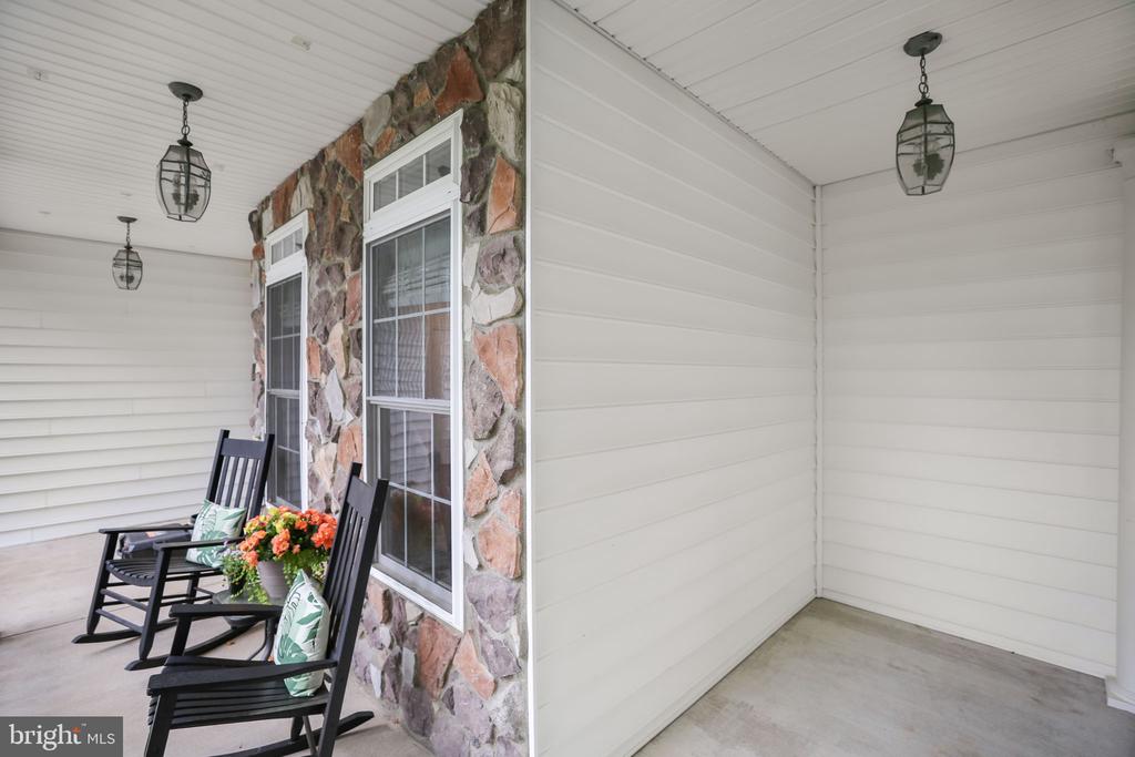 1472 MORRIS POND DR, LOCUST GROVE, Virginia 22508, 5 Bedrooms Bedrooms, ,3 BathroomsBathrooms,Residential,1472 MORRIS POND DR,VAOR2014078 MLS # VAOR2014078