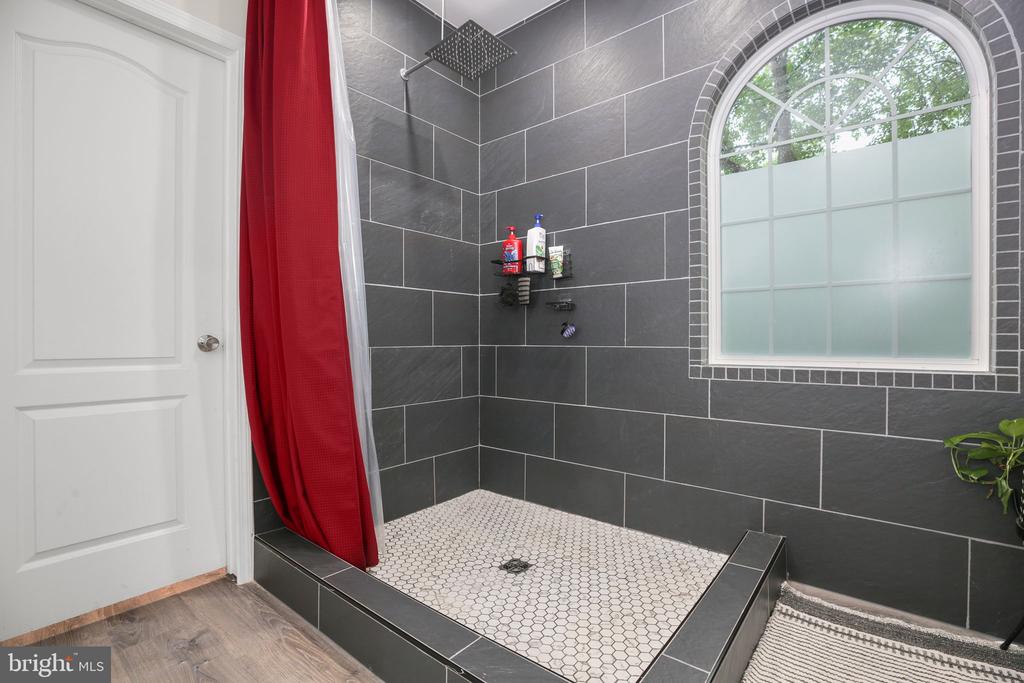 1472 MORRIS POND DR, LOCUST GROVE, Virginia 22508, 5 Bedrooms Bedrooms, ,3 BathroomsBathrooms,Residential,1472 MORRIS POND DR,VAOR2014078 MLS # VAOR2014078