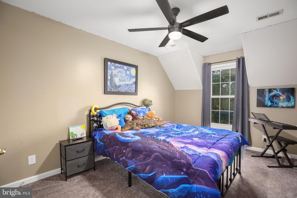 1472 MORRIS POND DR, LOCUST GROVE, Virginia 22508, 5 Bedrooms Bedrooms, ,3 BathroomsBathrooms,Residential,1472 MORRIS POND DR,VAOR2014078 MLS # VAOR2014078