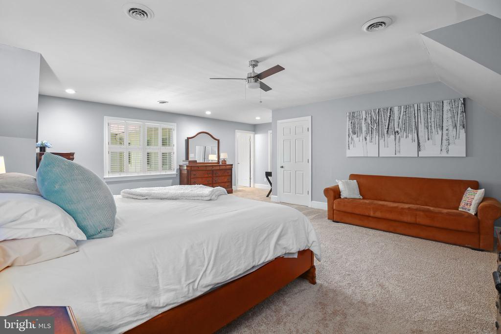 10102 BLANDFIELD LN, FREDERICKSBURG, Virginia 22408, 4 Bedrooms Bedrooms, ,4 BathroomsBathrooms,Residential,THE GREENS AT LEE'S HILL,10102 BLANDFIELD LN,VASP2041608 MLS # VASP2041608