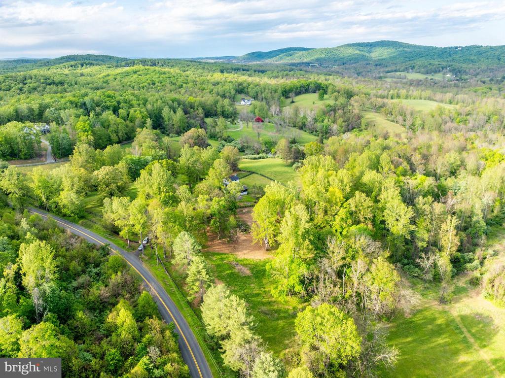 6891 WILSON RD, MARSHALL, Virginia 20115, 4 Bedrooms Bedrooms, ,3 BathroomsBathrooms,Residential,6891 WILSON RD,VAFQ2021902 MLS # VAFQ2021902