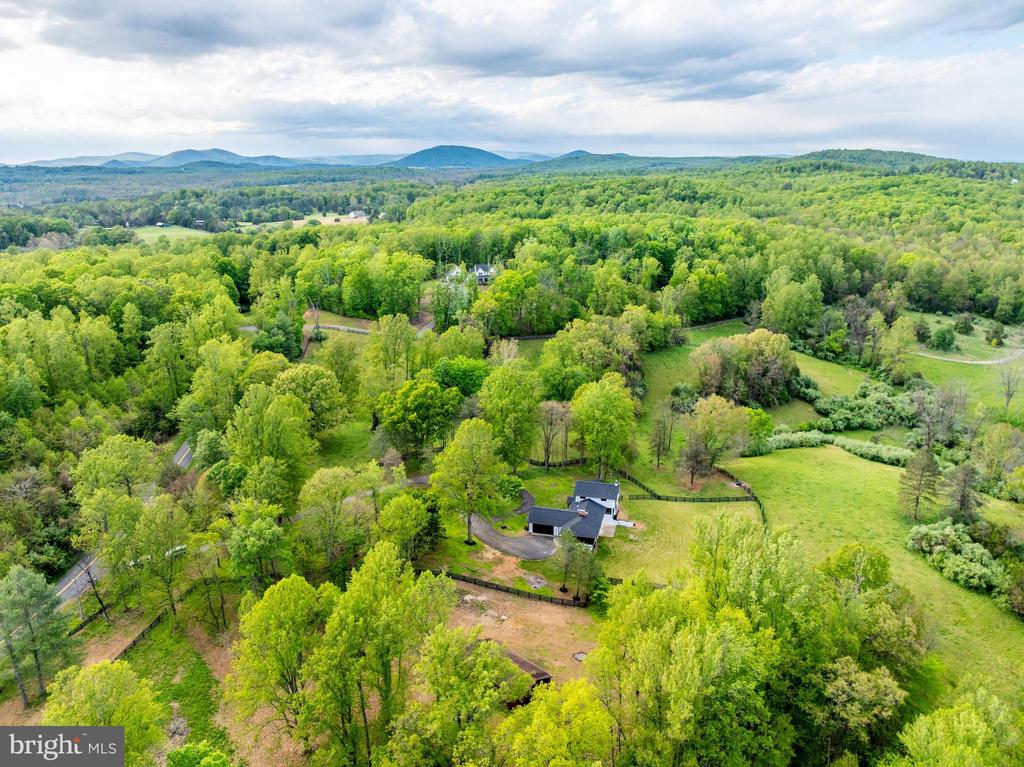 6891 WILSON RD, MARSHALL, Virginia 20115, 4 Bedrooms Bedrooms, ,3 BathroomsBathrooms,Residential,6891 WILSON RD,VAFQ2021902 MLS # VAFQ2021902