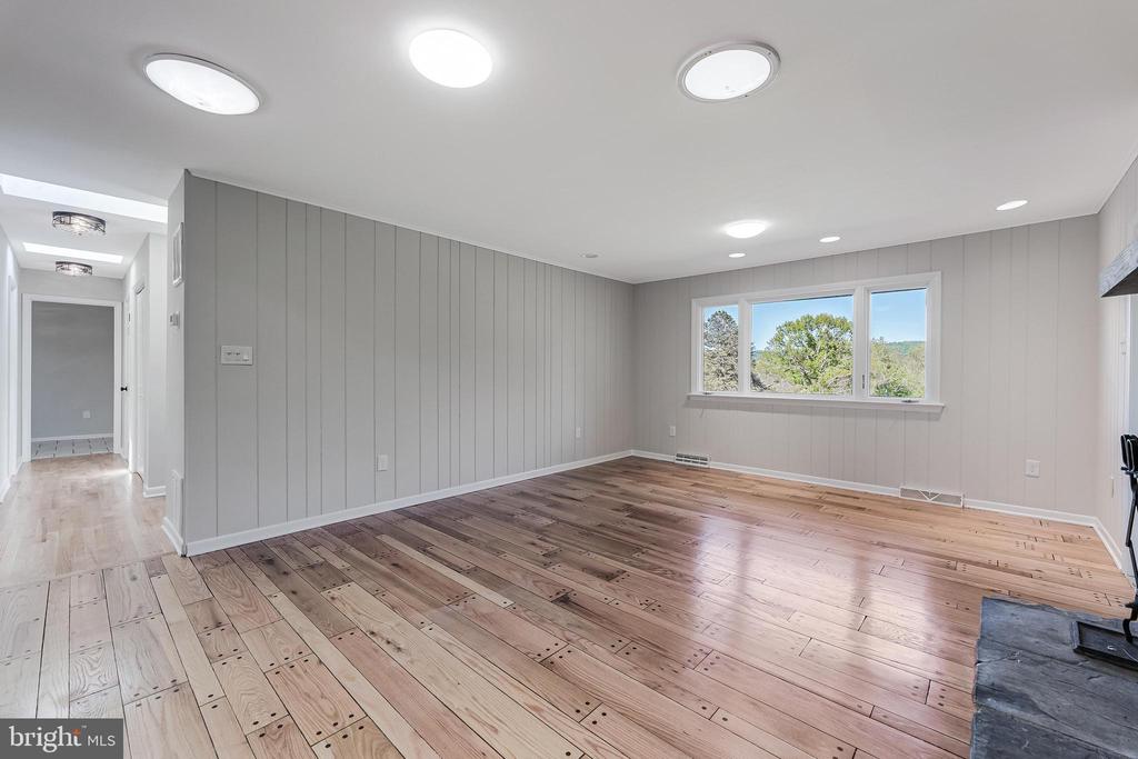6891 WILSON RD, MARSHALL, Virginia 20115, 4 Bedrooms Bedrooms, ,3 BathroomsBathrooms,Residential,6891 WILSON RD,VAFQ2021902 MLS # VAFQ2021902