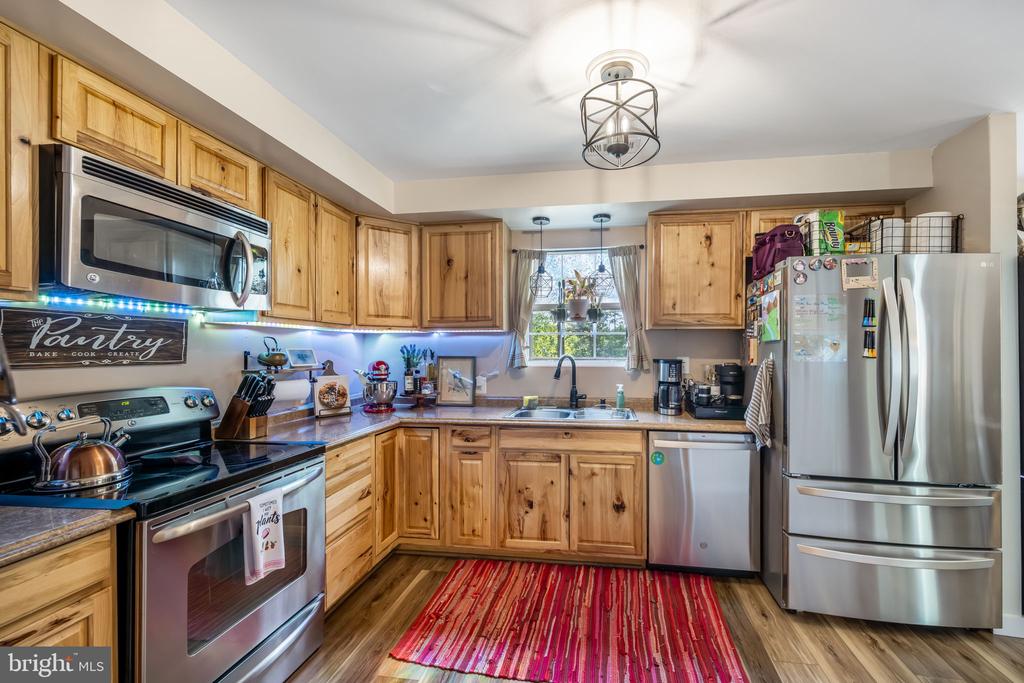 11205 CHANCELLOR MEADOWS LN, LOCUST GROVE, Virginia 22508, 3 Bedrooms Bedrooms, ,2 BathroomsBathrooms,Residential,11205 CHANCELLOR MEADOWS LN,VASP2041398 MLS # VASP2041398