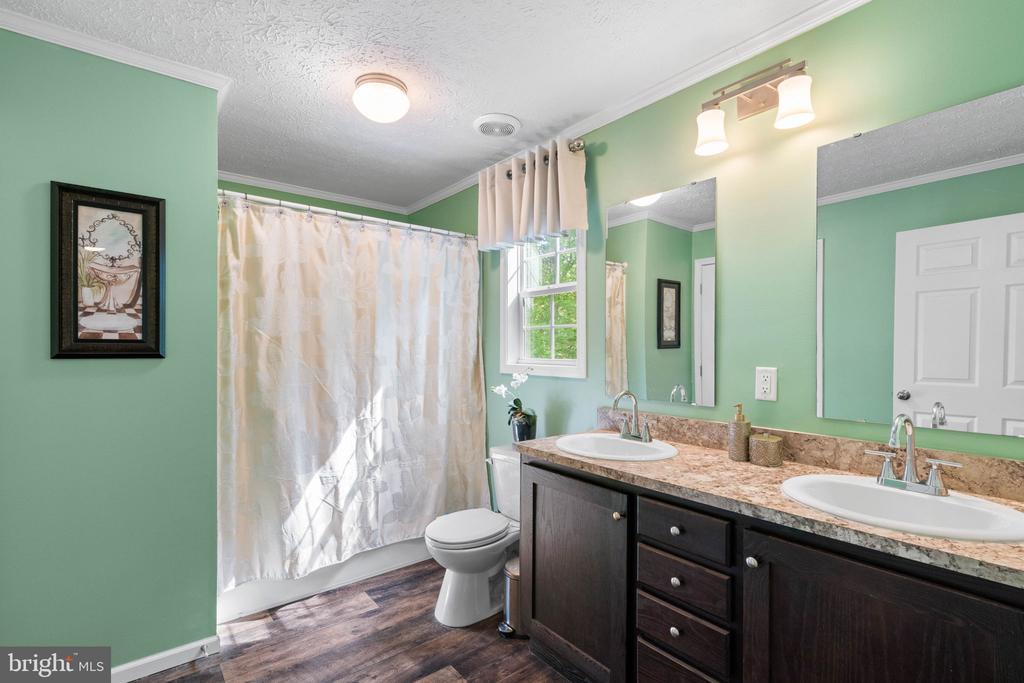 165 PARK RUN, MINERAL, Virginia 23117, 3 Bedrooms Bedrooms, ,2 BathroomsBathrooms,Residential,165 PARK RUN,VALA2009822 MLS # VALA2009822 165 PARK RUN, MINERAL, Virginia 23117, 3 Bedrooms Bedrooms, ,2 BathroomsBathrooms,Residential,165 PARK RUN,VALA2009822 MLS # VALA2009822