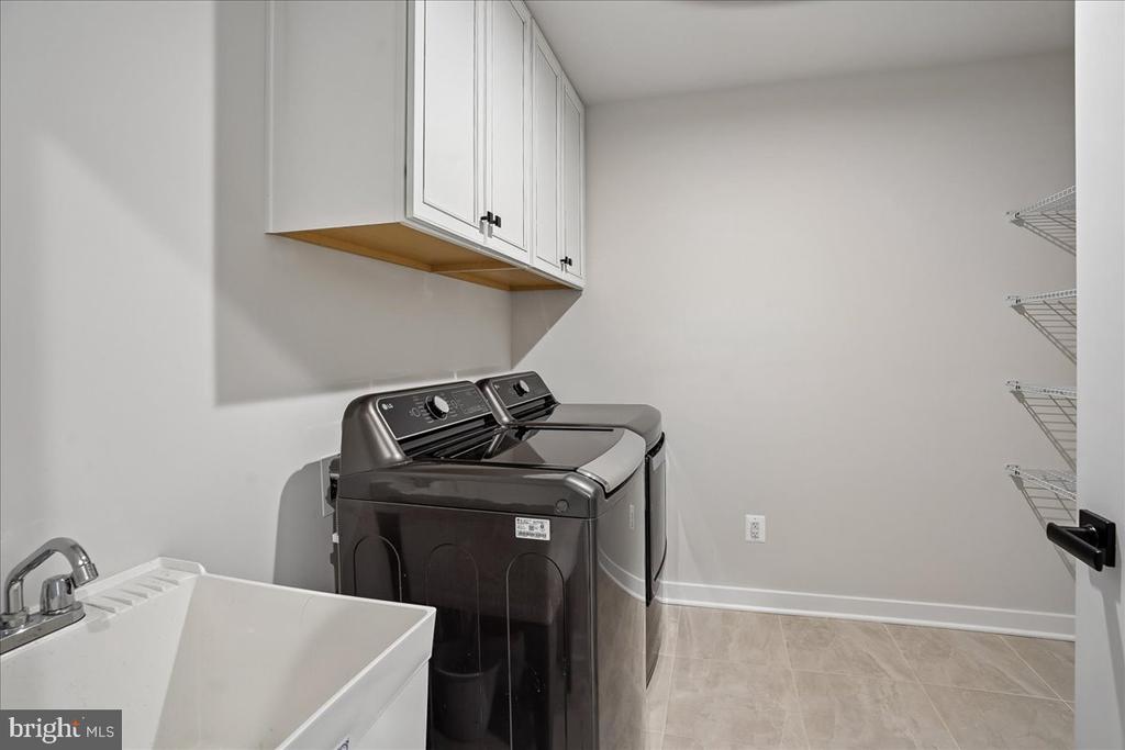 8016 INTERNATIONAL DR, WARRENTON, Virginia 20187, 4 Bedrooms Bedrooms, ,3 BathroomsBathrooms,Residential,8016 INTERNATIONAL DR,VAFQ2021968 MLS # VAFQ2021968