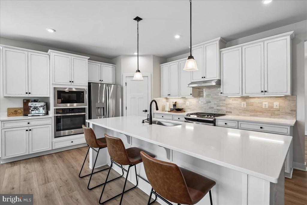 8016 INTERNATIONAL DR, WARRENTON, Virginia 20187, 4 Bedrooms Bedrooms, ,3 BathroomsBathrooms,Residential,8016 INTERNATIONAL DR,VAFQ2021968 MLS # VAFQ2021968