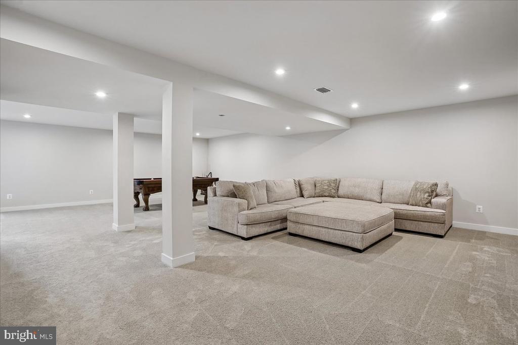 8016 INTERNATIONAL DR, WARRENTON, Virginia 20187, 4 Bedrooms Bedrooms, ,3 BathroomsBathrooms,Residential,8016 INTERNATIONAL DR,VAFQ2021968 MLS # VAFQ2021968