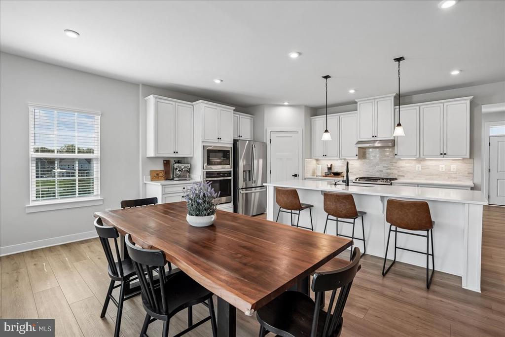 8016 INTERNATIONAL DR, WARRENTON, Virginia 20187, 4 Bedrooms Bedrooms, ,3 BathroomsBathrooms,Residential,8016 INTERNATIONAL DR,VAFQ2021968 MLS # VAFQ2021968