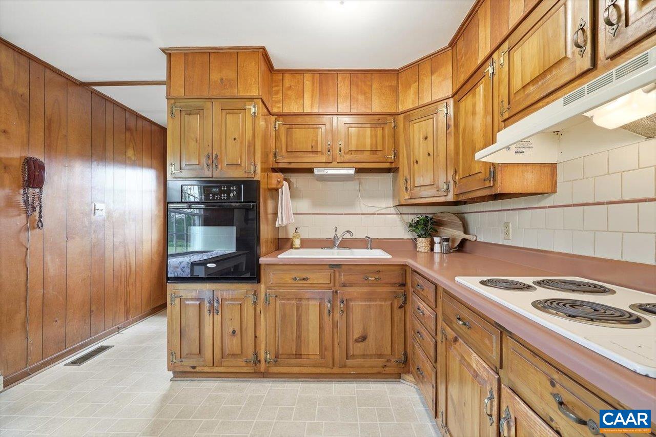 147 RANKIN LN, STUARTS DRAFT, Virginia 24477, 3 Bedrooms Bedrooms, ,2 BathroomsBathrooms,Residential,147 RANKIN LN,676576 MLS # 676576