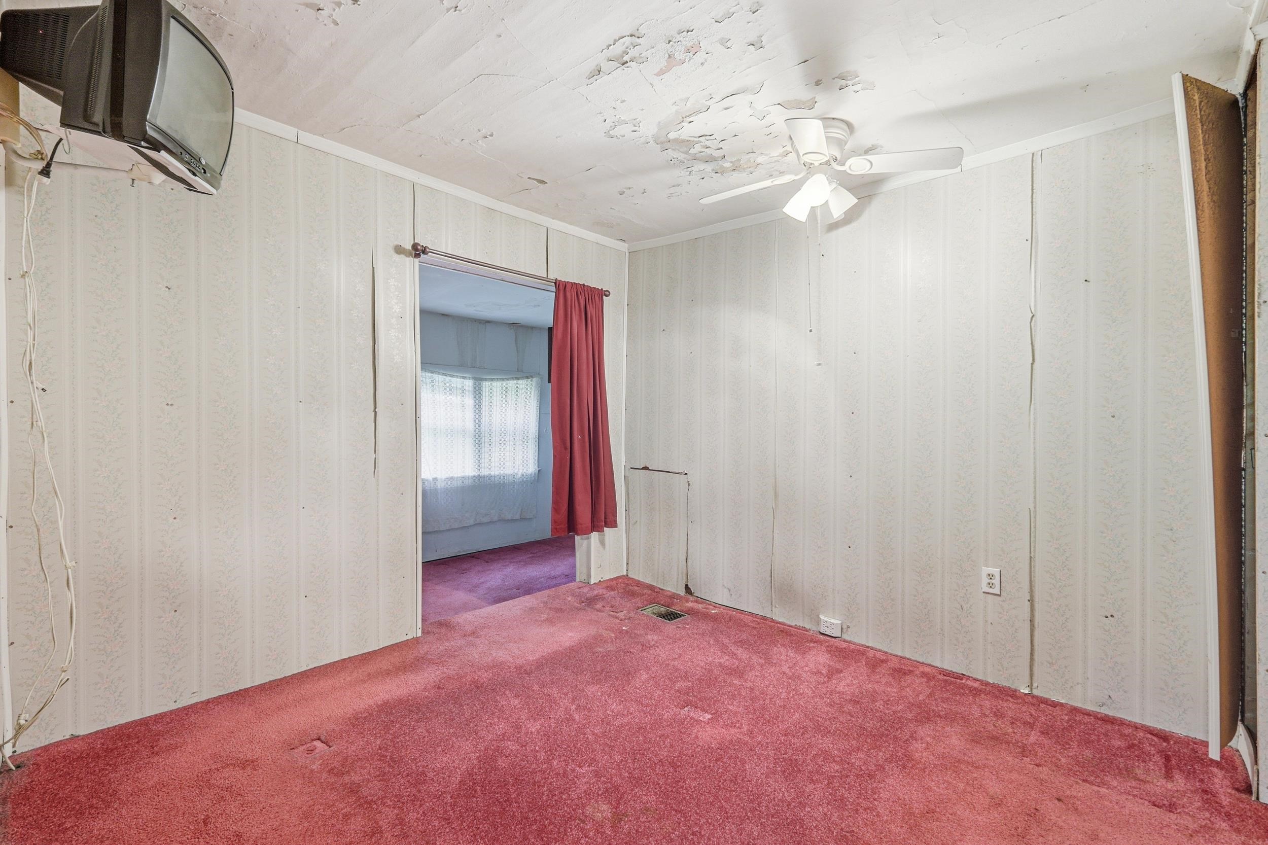13896 ROCKINGHAM PIKE, ELKTON, Virginia 22827, 3 Bedrooms Bedrooms, ,1 BathroomBathrooms,Residential,13896 ROCKINGHAM PIKE,676886 MLS # 676886