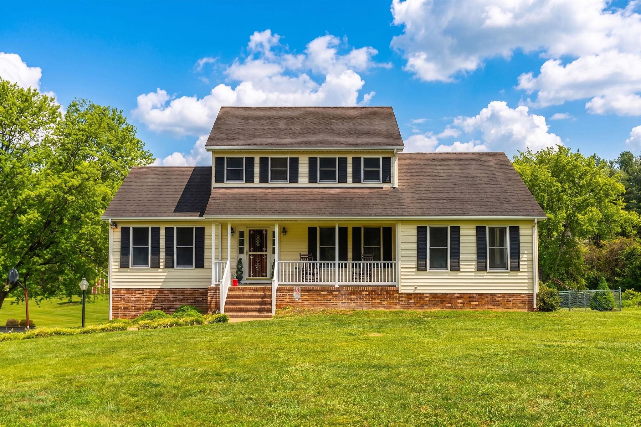 212 WINDERMERE DR, WAYNESBORO, Virginia 22980, 3 Bedrooms Bedrooms, ,2 BathroomsBathrooms,Residential,212 WINDERMERE DR,676887 MLS # 676887
