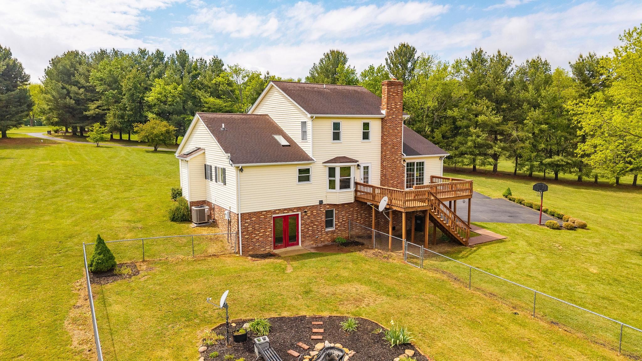 212 WINDERMERE DR, WAYNESBORO, Virginia 22980, 3 Bedrooms Bedrooms, ,2 BathroomsBathrooms,Residential,212 WINDERMERE DR,676887 MLS # 676887