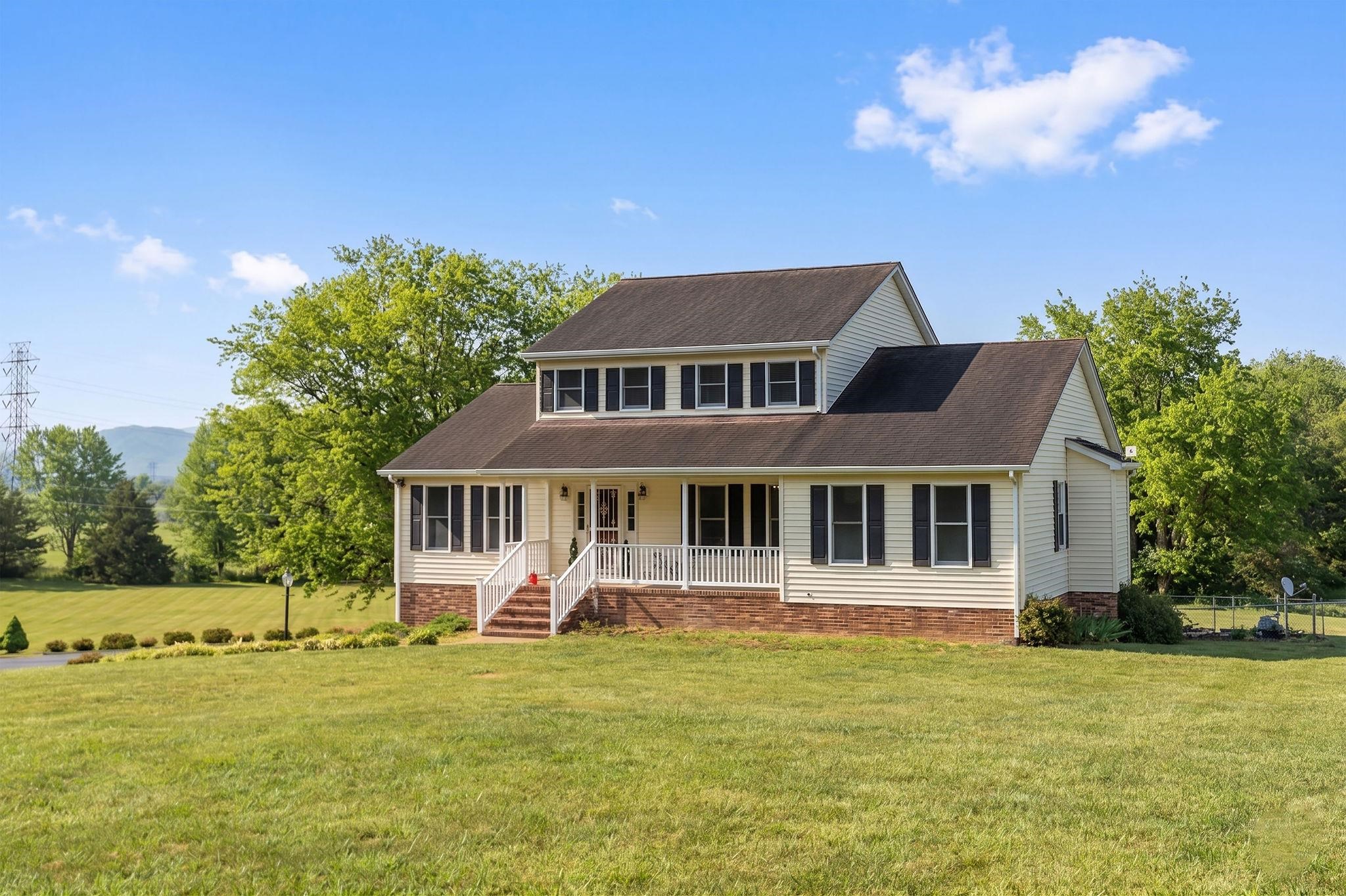 212 WINDERMERE DR, WAYNESBORO, Virginia 22980, 3 Bedrooms Bedrooms, ,2 BathroomsBathrooms,Residential,212 WINDERMERE DR,676887 MLS # 676887