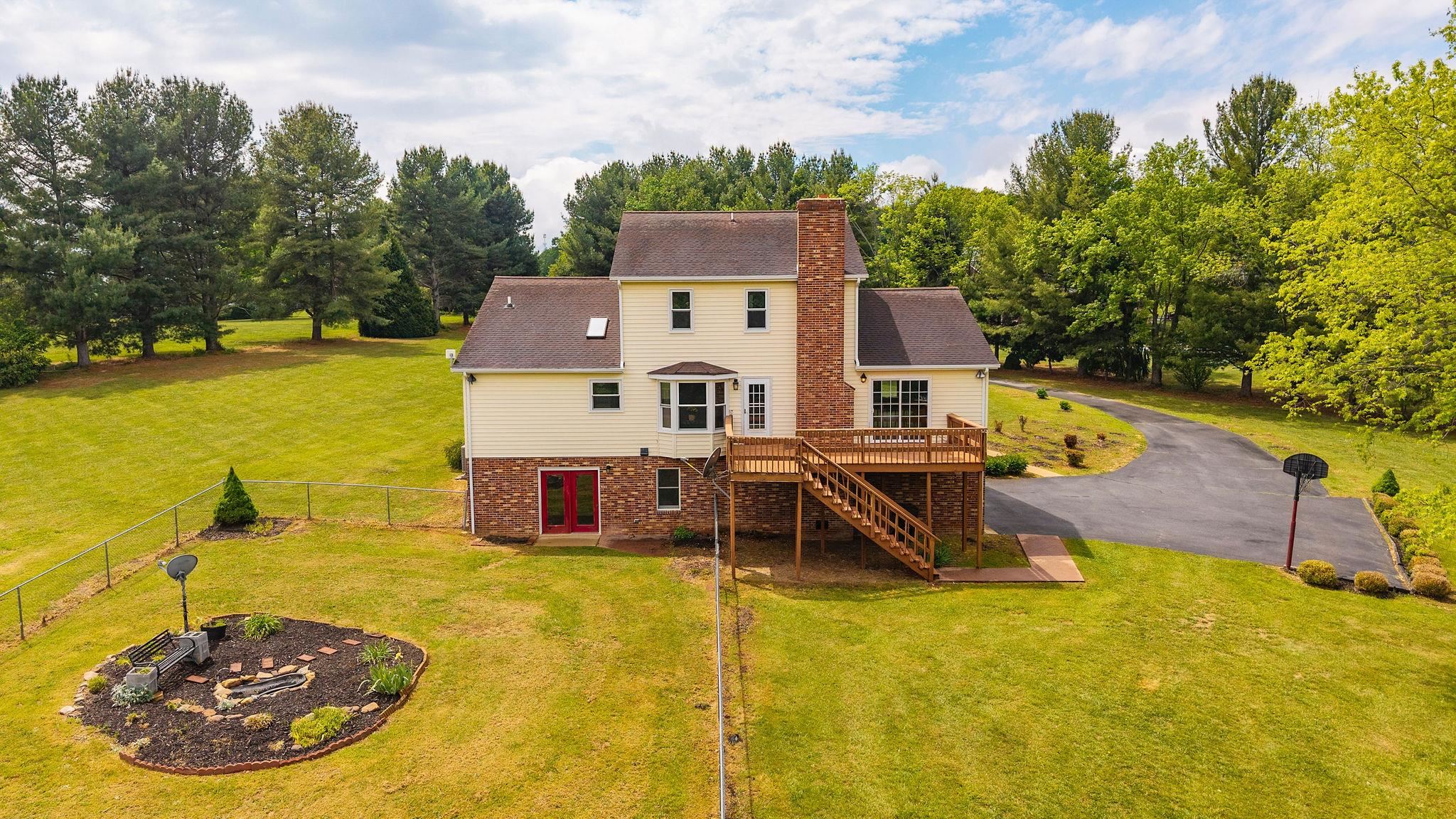 212 WINDERMERE DR, WAYNESBORO, Virginia 22980, 3 Bedrooms Bedrooms, ,2 BathroomsBathrooms,Residential,212 WINDERMERE DR,676887 MLS # 676887