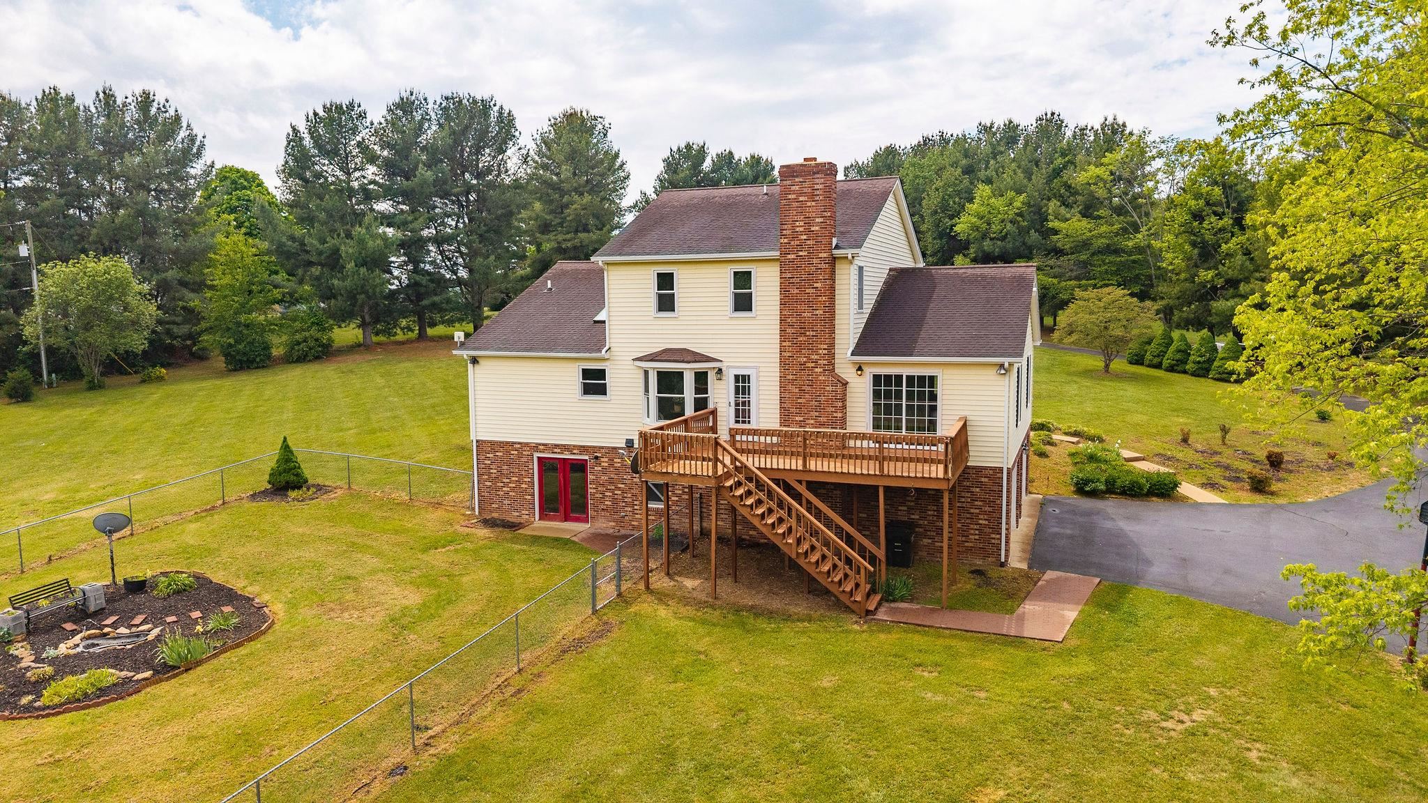 212 WINDERMERE DR, WAYNESBORO, Virginia 22980, 3 Bedrooms Bedrooms, ,2 BathroomsBathrooms,Residential,212 WINDERMERE DR,676887 MLS # 676887