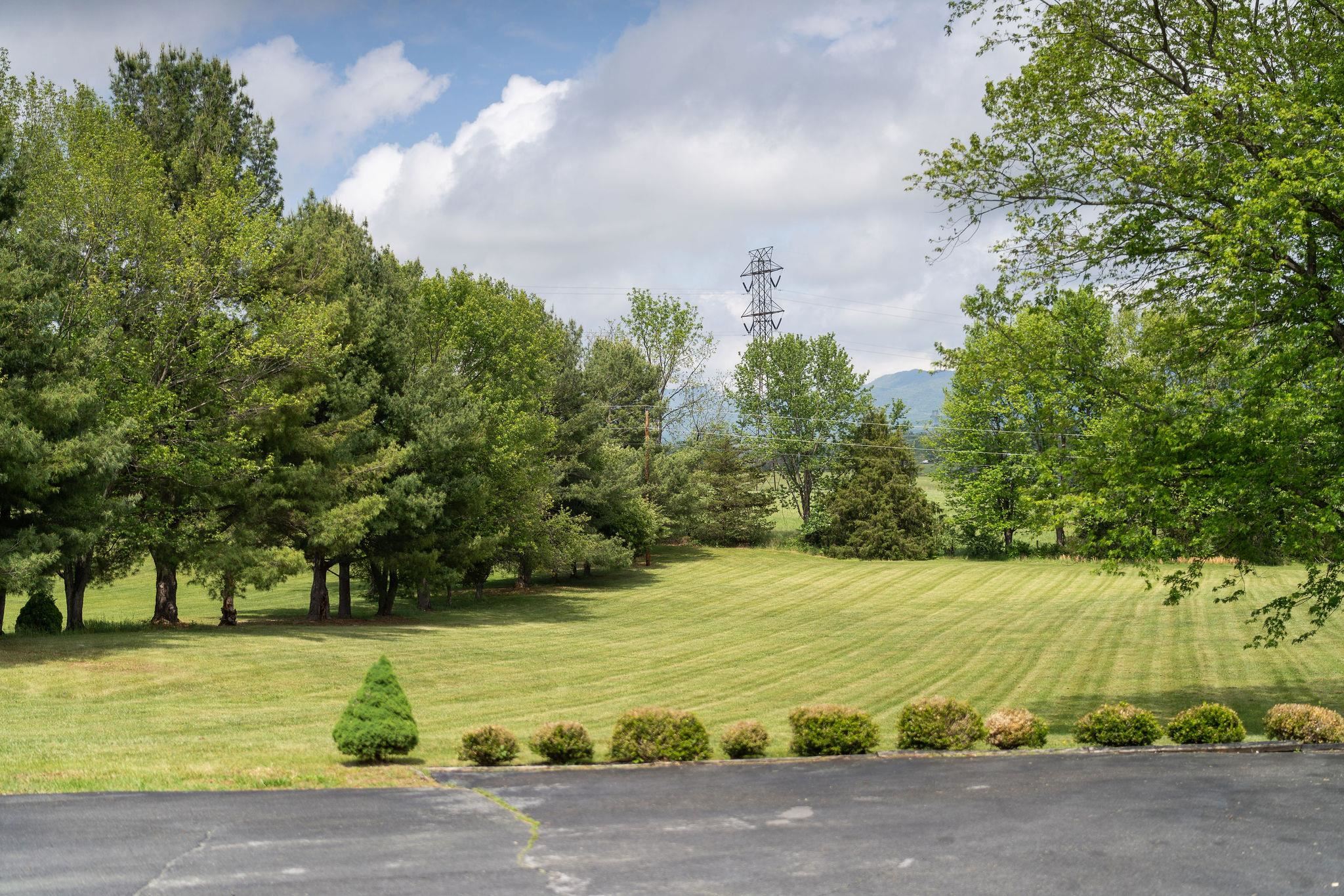 212 WINDERMERE DR, WAYNESBORO, Virginia 22980, 3 Bedrooms Bedrooms, ,2 BathroomsBathrooms,Residential,212 WINDERMERE DR,676887 MLS # 676887