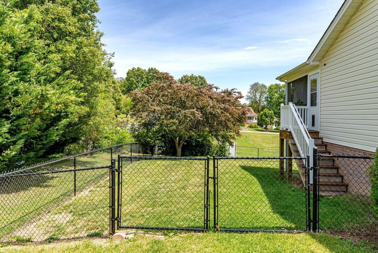 122 KITTIWAKE CT, ELKTON, Virginia 22827, 3 Bedrooms Bedrooms, ,3 BathroomsBathrooms,Residential,122 KITTIWAKE CT,676889 MLS # 676889