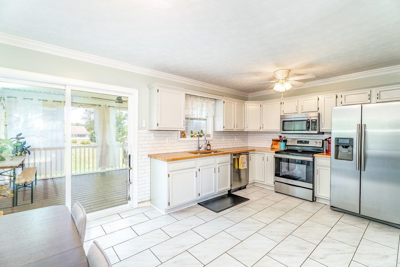 122 KITTIWAKE CT, ELKTON, Virginia 22827, 3 Bedrooms Bedrooms, ,3 BathroomsBathrooms,Residential,122 KITTIWAKE CT,676889 MLS # 676889