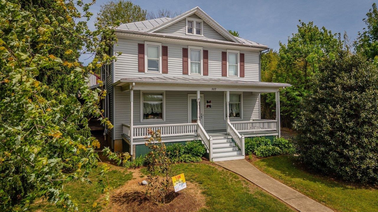 107 N TIMBER WAY, BROADWAY, Virginia 22815, 4 Bedrooms Bedrooms, ,1 BathroomBathrooms,Residential,107 N TIMBER WAY,676892 MLS # 676892
