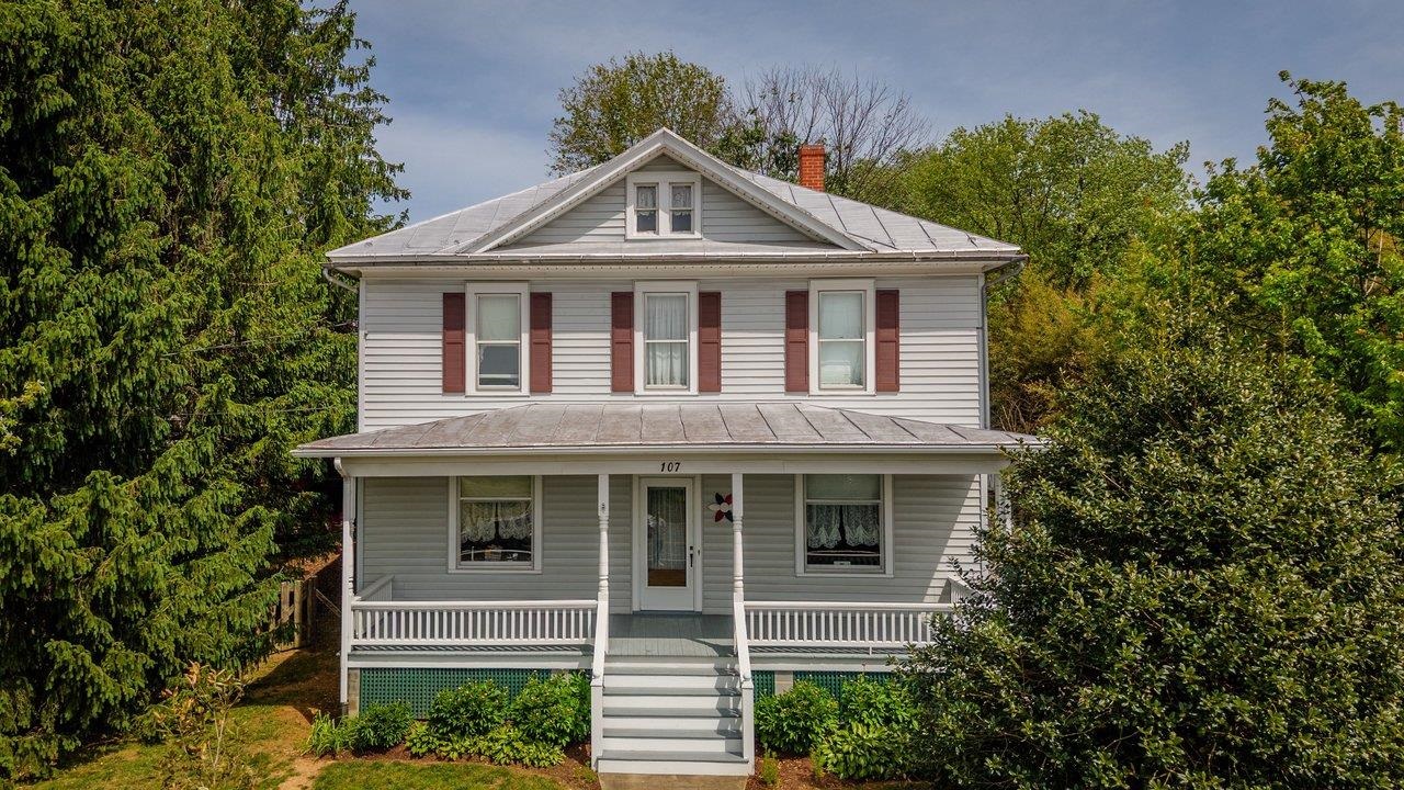 107 N TIMBER WAY, BROADWAY, Virginia 22815, 4 Bedrooms Bedrooms, ,1 BathroomBathrooms,Residential,107 N TIMBER WAY,676892 MLS # 676892