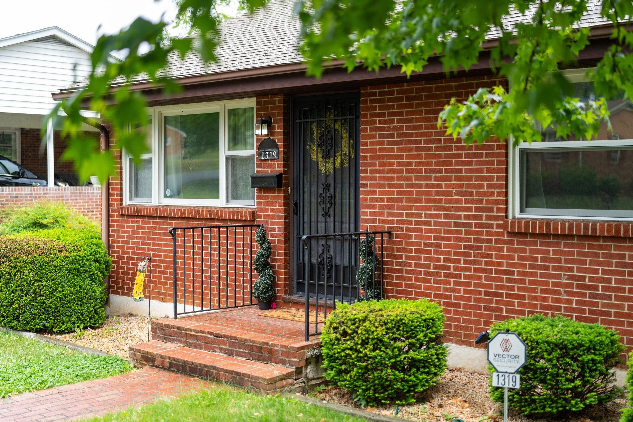 1319 BLANDFORD ST, STAUNTON, Virginia 24401, 3 Bedrooms Bedrooms, ,1 BathroomBathrooms,Residential,1319 BLANDFORD ST,676893 MLS # 676893