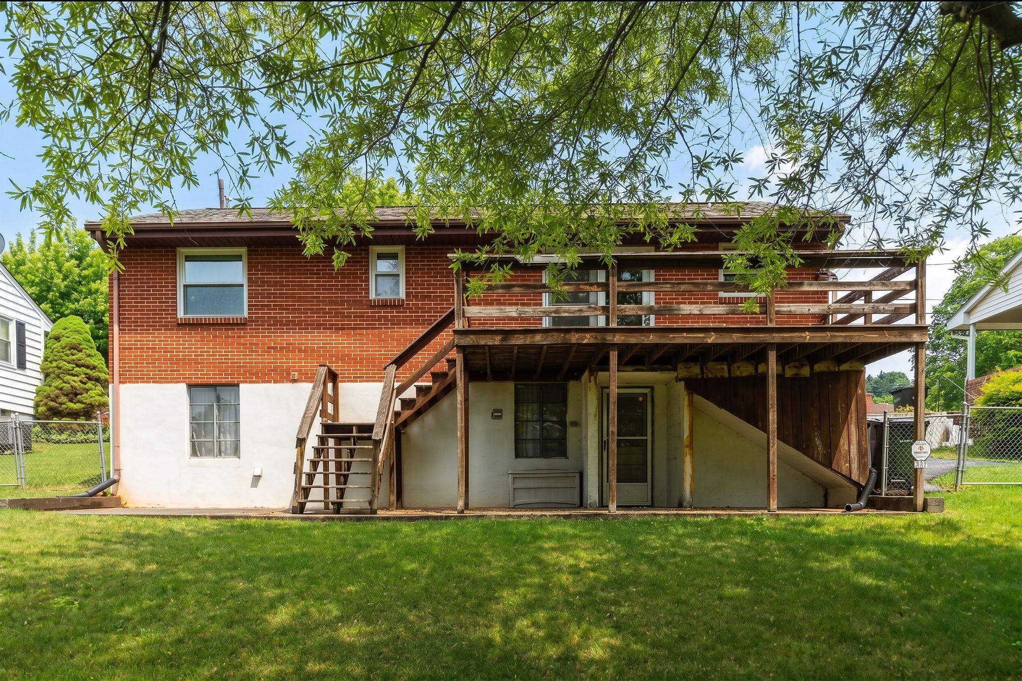 1319 BLANDFORD ST, STAUNTON, Virginia 24401, 3 Bedrooms Bedrooms, ,1 BathroomBathrooms,Residential,1319 BLANDFORD ST,676893 MLS # 676893
