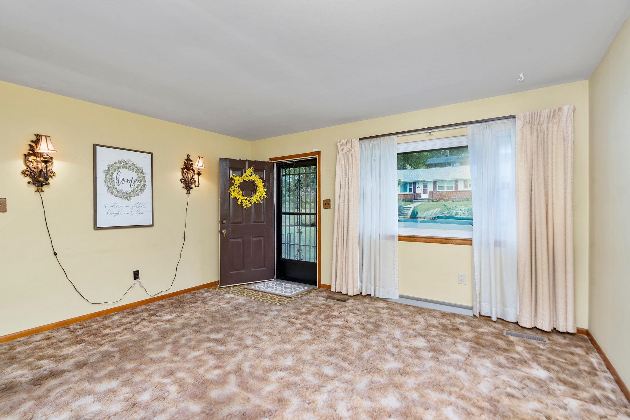 1319 BLANDFORD ST, STAUNTON, Virginia 24401, 3 Bedrooms Bedrooms, ,1 BathroomBathrooms,Residential,1319 BLANDFORD ST,676893 MLS # 676893