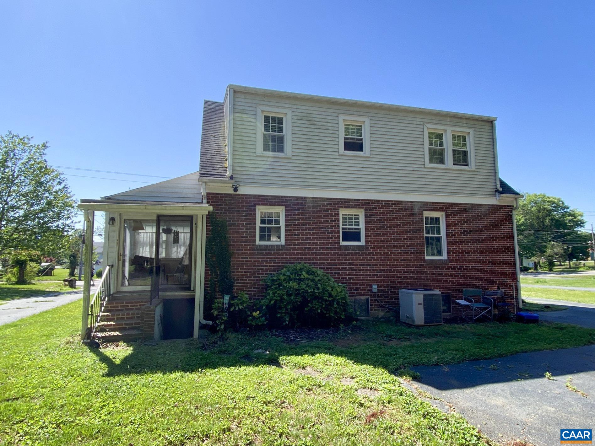 210 W GORDON AVE, GORDONSVILLE, Virginia 22942, 3 Bedrooms Bedrooms, ,2 BathroomsBathrooms,Residential,210 W GORDON AVE,676894 MLS # 676894 210 W GORDON AVE, GORDONSVILLE, Virginia 22942, 3 Bedrooms Bedrooms, ,2 BathroomsBathrooms,Residential,210 W GORDON AVE,676894 MLS # 676894