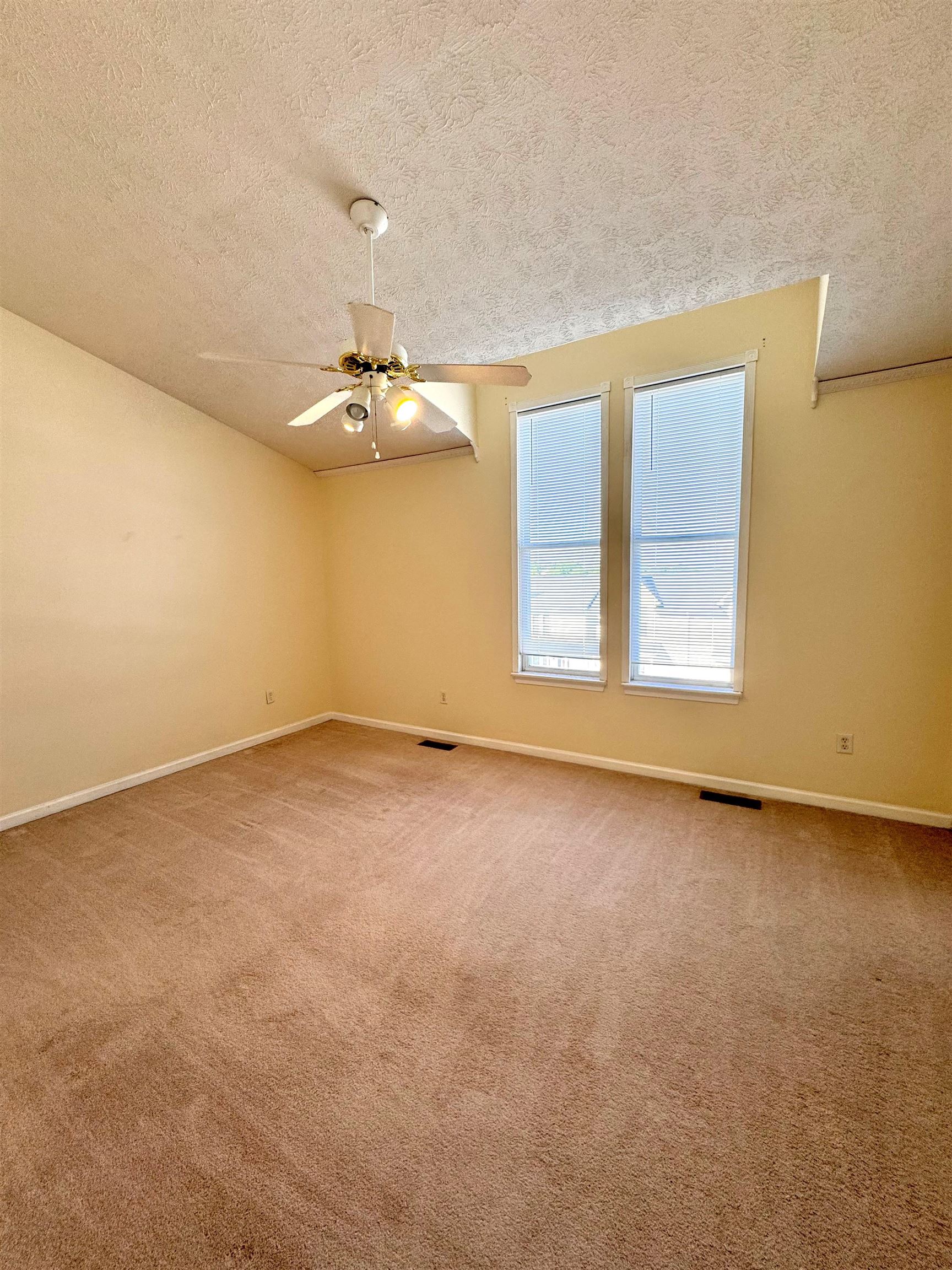 1312 VICTORIAN VILLAGE DR, HARRISONBURG, Virginia 22802, 2 Bedrooms Bedrooms, ,2 BathroomsBathrooms,Residential,1312 VICTORIAN VILLAGE DR,676895 MLS # 676895