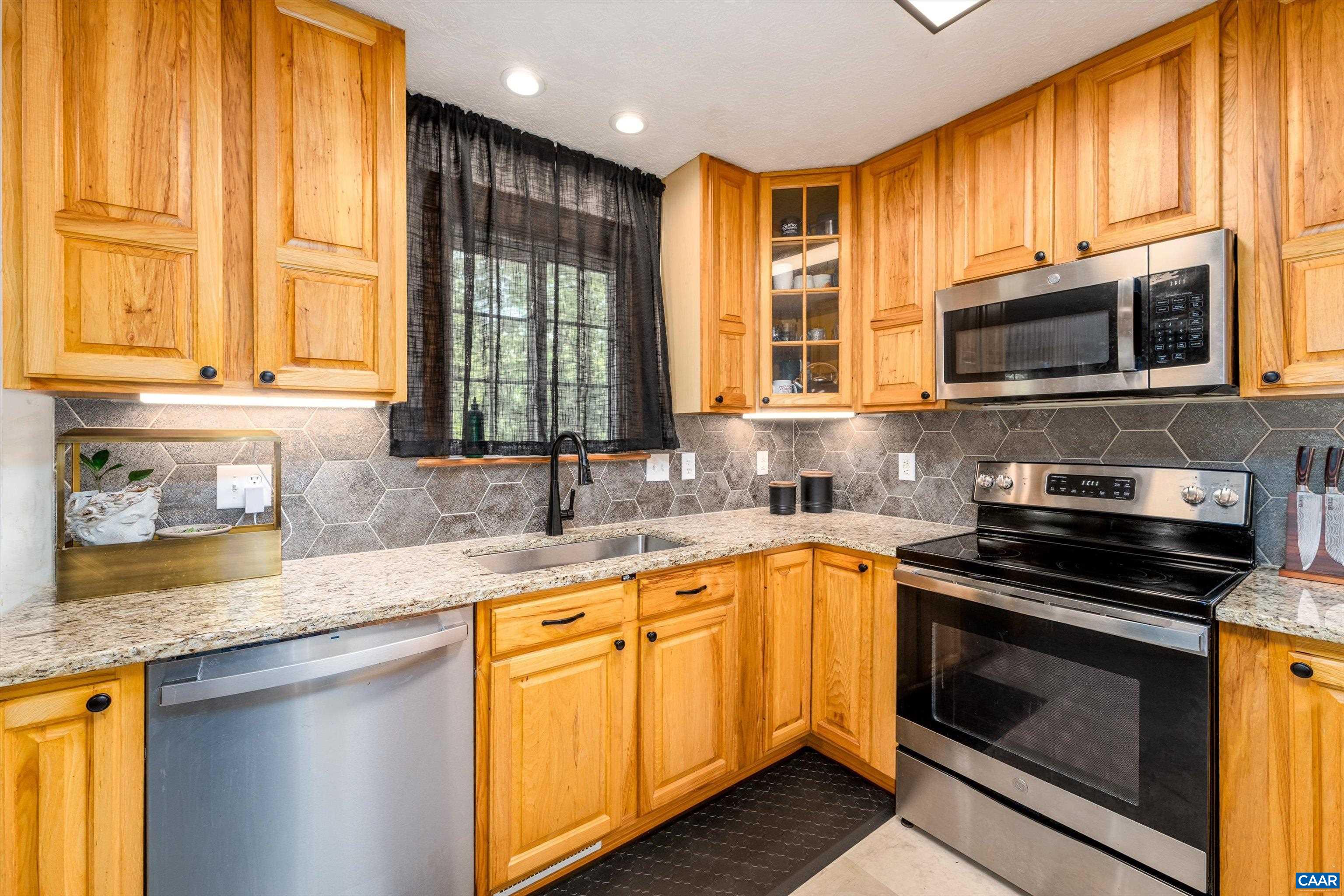 18 SEMINOLE TRL, PALMYRA, Virginia 22963, 3 Bedrooms Bedrooms, ,2 BathroomsBathrooms,Residential,18 SEMINOLE TRL,676897 MLS # 676897