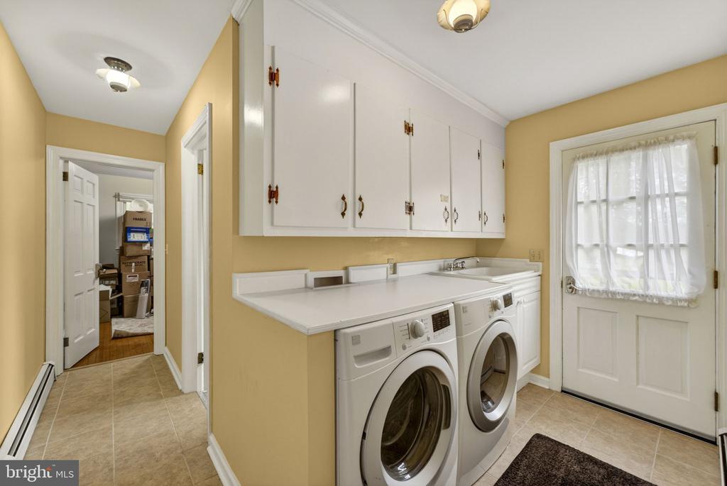 19059 CARLETON DR, CULPEPER, Virginia 22701, 6 Bedrooms Bedrooms, ,4 BathroomsBathrooms,Residential,19059 CARLETON DR,VACU2013466 MLS # VACU2013466