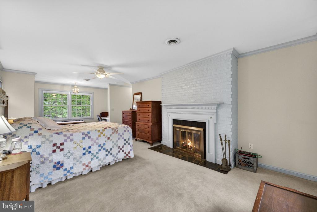 19059 CARLETON DR, CULPEPER, Virginia 22701, 6 Bedrooms Bedrooms, ,4 BathroomsBathrooms,Residential,19059 CARLETON DR,VACU2013466 MLS # VACU2013466