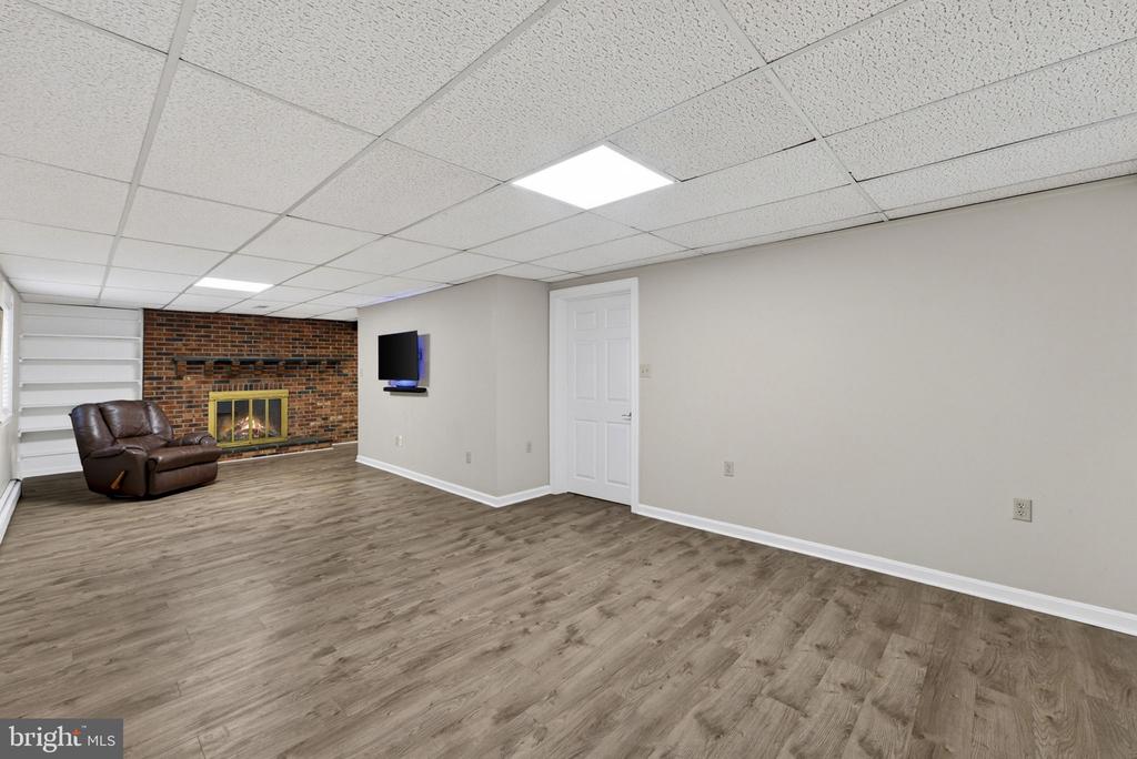 19059 CARLETON DR, CULPEPER, Virginia 22701, 6 Bedrooms Bedrooms, ,4 BathroomsBathrooms,Residential,19059 CARLETON DR,VACU2013466 MLS # VACU2013466