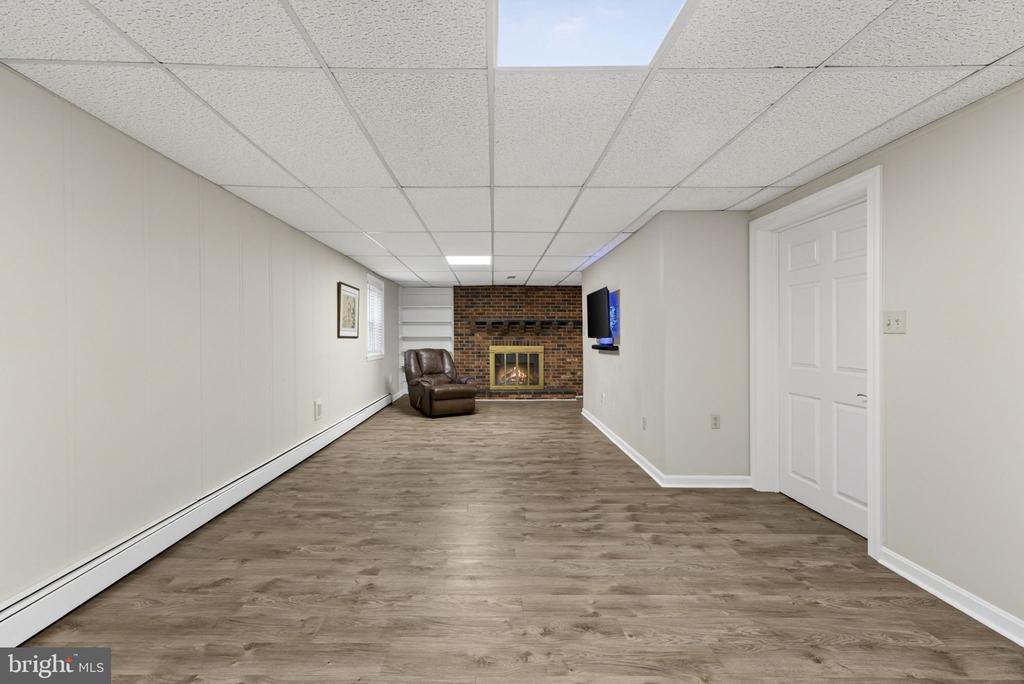 19059 CARLETON DR, CULPEPER, Virginia 22701, 6 Bedrooms Bedrooms, ,4 BathroomsBathrooms,Residential,19059 CARLETON DR,VACU2013466 MLS # VACU2013466