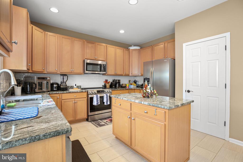 10100 SACHS CT, FREDERICKSBURG, Virginia 22408, 6 Bedrooms Bedrooms, ,4 BathroomsBathrooms,Residential,10100 SACHS CT,VASP2041660 MLS # VASP2041660