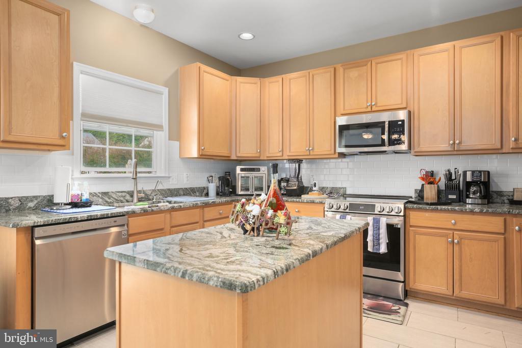 10100 SACHS CT, FREDERICKSBURG, Virginia 22408, 6 Bedrooms Bedrooms, ,4 BathroomsBathrooms,Residential,10100 SACHS CT,VASP2041660 MLS # VASP2041660