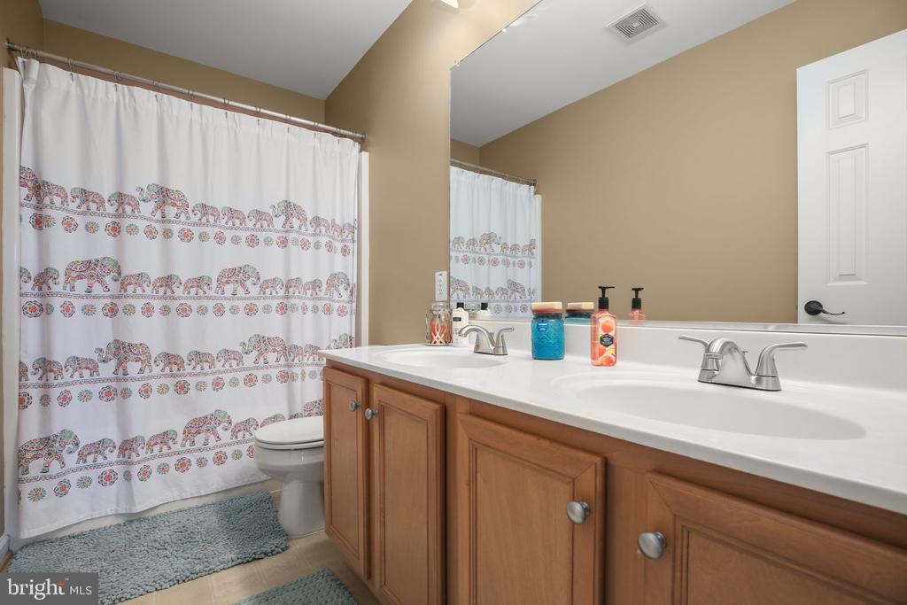 10100 SACHS CT, FREDERICKSBURG, Virginia 22408, 6 Bedrooms Bedrooms, ,4 BathroomsBathrooms,Residential,10100 SACHS CT,VASP2041660 MLS # VASP2041660