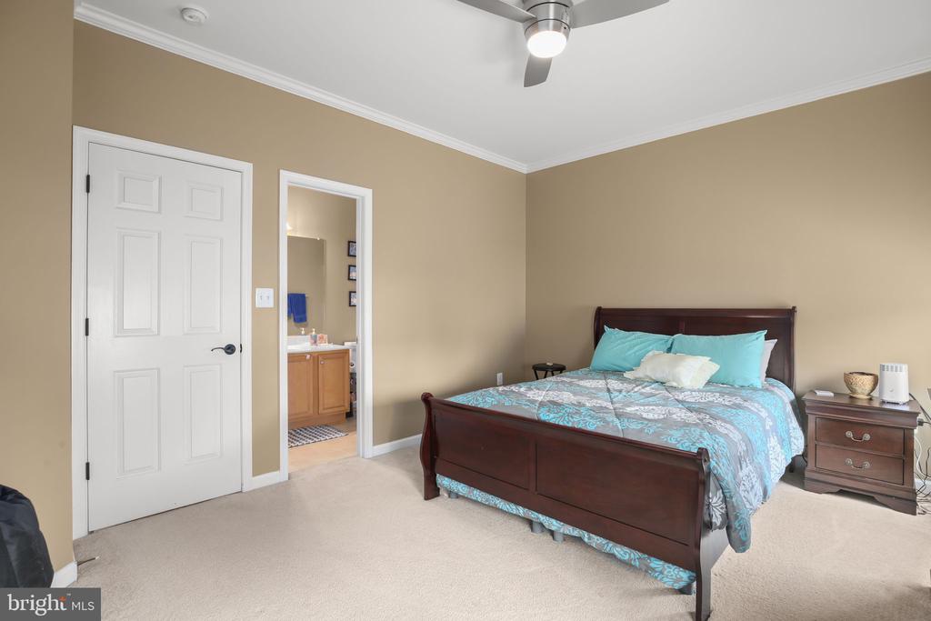 10100 SACHS CT, FREDERICKSBURG, Virginia 22408, 6 Bedrooms Bedrooms, ,4 BathroomsBathrooms,Residential,10100 SACHS CT,VASP2041660 MLS # VASP2041660